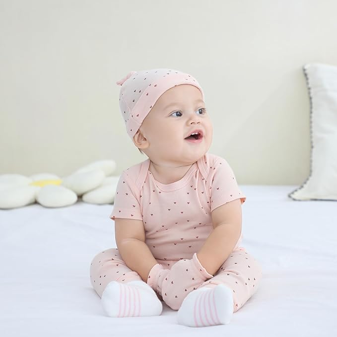 New Born Clothes Cotton Layette Gift Set Unisex Baby Outfit and Accessories Newborn Essentials Must Haves