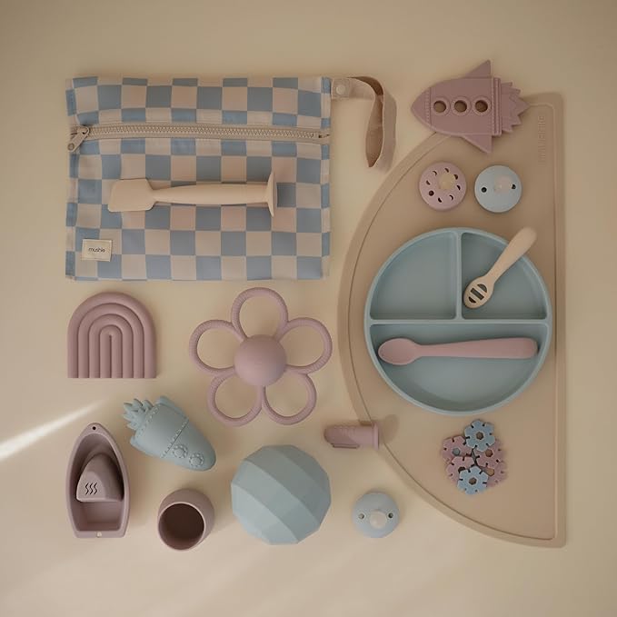 mushie Silicone Baby Daisy Rattle Teether Toy (Soft Lilac)