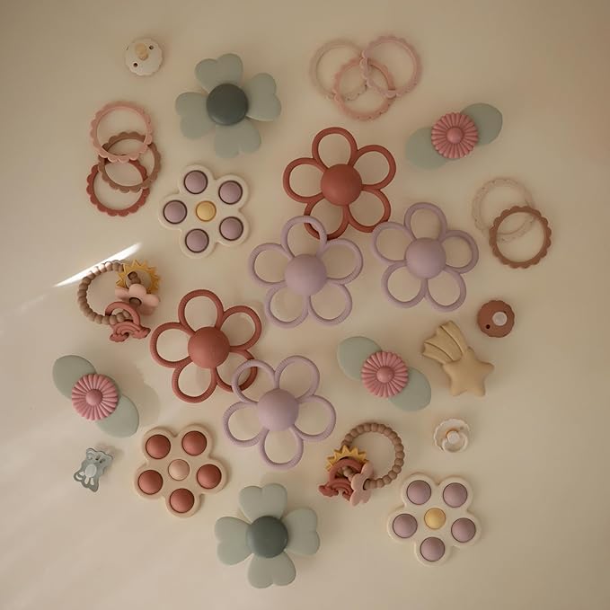 mushie Silicone Baby Daisy Rattle Teether Toy (Soft Lilac)