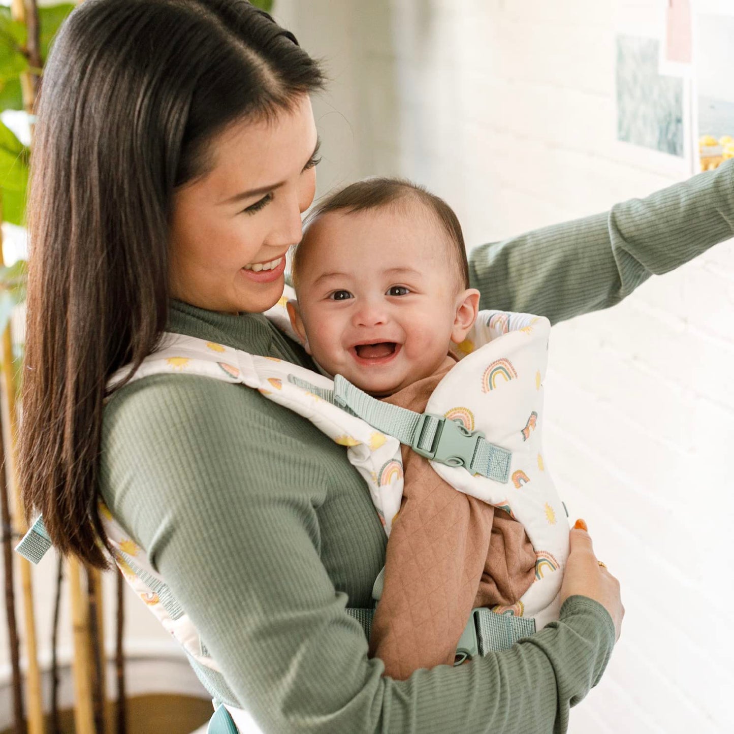 Infantino Flip 4-in-1 Convertible Baby Carrier, Adjustable, Ergonomic Babywearing, Registry Essential, Baby Carrier for Newborn to Toddler, Gray