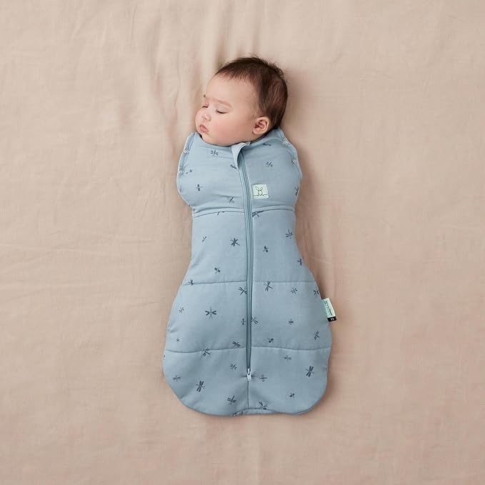 ergoPouch Cocoon Swaddle Sack 2.5 TOG - Baby Sleep Sack, Gentle Snug Fit Helps Calm Startle Reflex, Ideal for Arms In/Out Sleeping, Soft Breathable Fabric for Better Sleep (0 Months, Dragonflies)