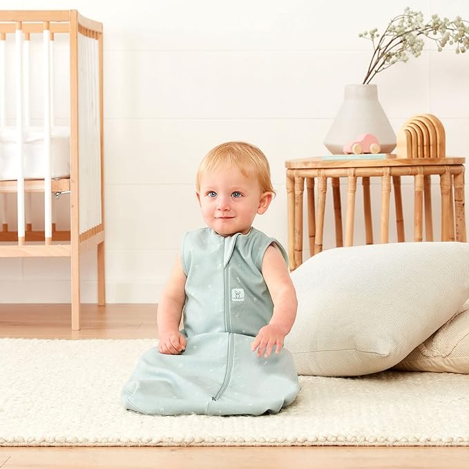 ergoPouch 0.2 Tog Jersey Sleeping Bag – Arms-Out Baby Sleep Sack – Soft, Breathable & Comfortable (3-12 Months, Berries)