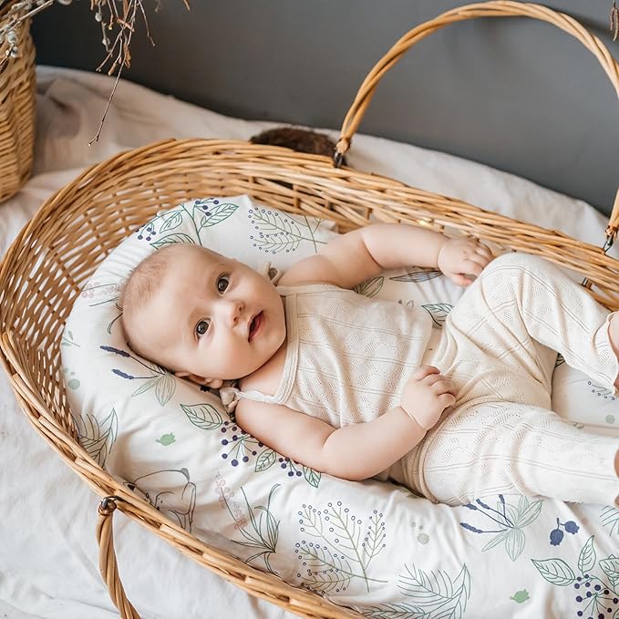 Gllquen Baby Bassinet Sheets 4 Pack, Breathable Cozy Fitted Mattress Sheet, Elastic Travel Crib Fashionable Pattern, Standard Cradle Safe Sheets for Baby Boys Girls 32"x16"(Forest Deer)