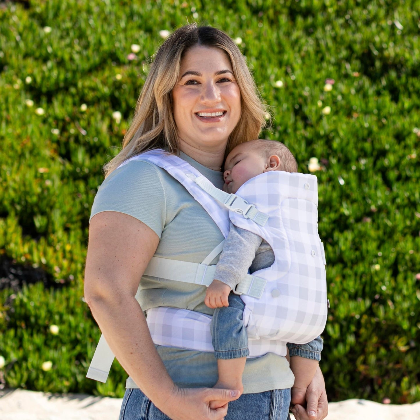 Infantino Flip 4-in-1 Convertible Baby Carrier, Adjustable, Ergonomic Babywearing, Registry Essential, Baby Carrier for Newborn to Toddler, Gray