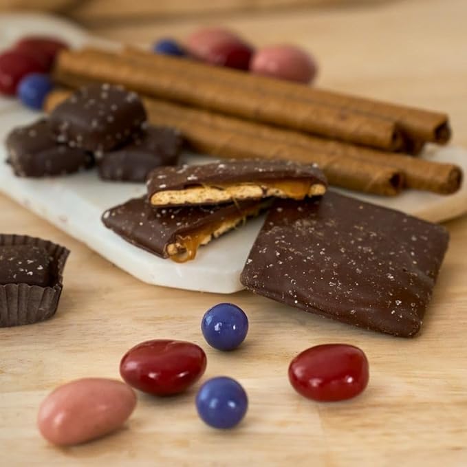 Snack Gift Basket Classic - Gourmet Food Gift Basket by GourmetGiftBaskets.com