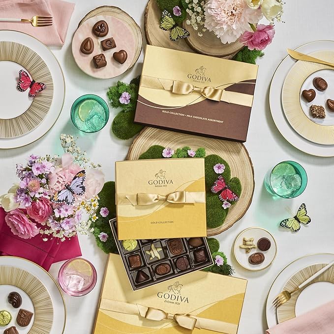 Godiva Nuts and Caramel Chocolate Gift Box- Praline in Milk, White and Dark Chocolate, Assorted Chocolate Candy Gift Basket for Congratulations, Birthday and Anniversary, Gold Ribbon, 18-Piece