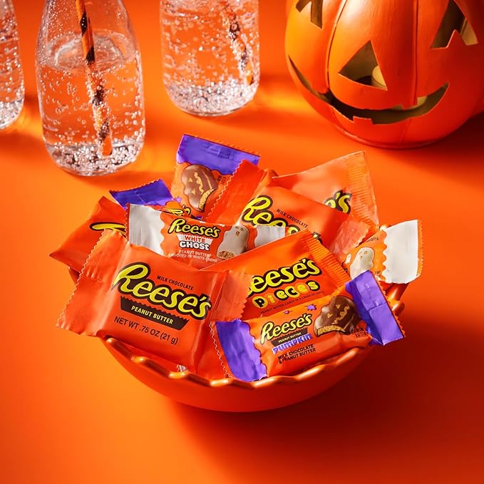 REESE'S Assorted Flavored Snack Size Peanut Butter, Halloween Candy Bag, 30.45 oz (55 Pieces)