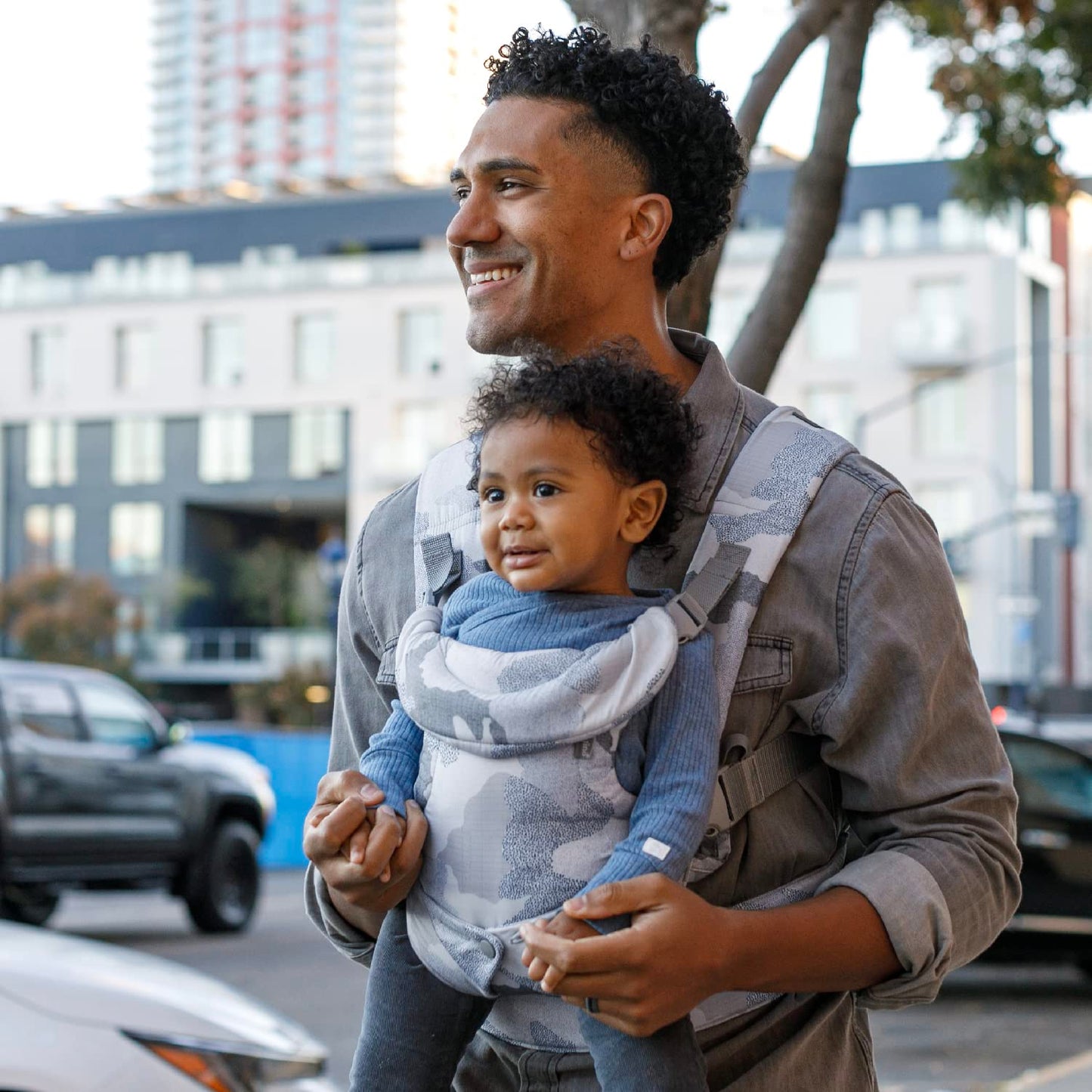 Infantino Flip 4-in-1 Convertible Baby Carrier, Adjustable, Ergonomic Babywearing, Registry Essential, Baby Carrier for Newborn to Toddler, Gray