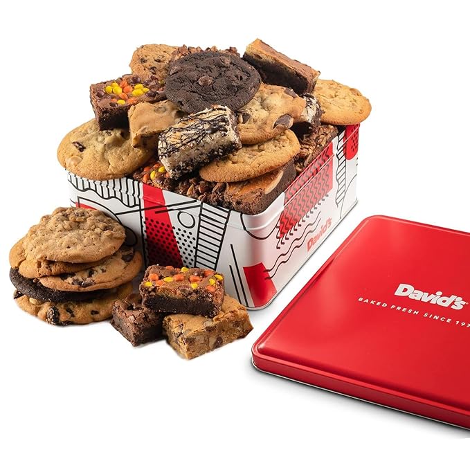 David’s Cookies Gourmet Assorted Cookies and Brownies Gift Basket - 12 x 1.5oz fresh baked cookies and 10 x 2oz individually wrapped brownies - Great for Sharing, Ideal Gift for All Special Occasions