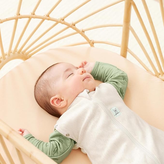 ergoPouch Cocoon Swaddle Sack 2.5 TOG - Baby Sleep Sack, Gentle Snug Fit Helps Calm Startle Reflex, Ideal for Arms In/Out Sleeping, Soft Breathable Fabric for Better Sleep (3-6 Months, Oatmeal Marle)