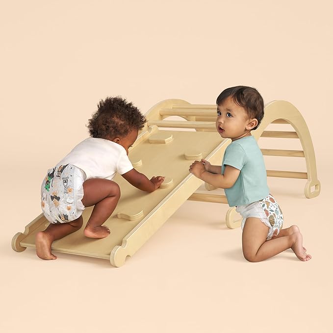 The Honest Company Clean Conscious Diapers for Delicate Skin | Up to 100% Leakproof | Hypoallergenic, Fragrance Free | Fall '25 Limited Edition Prints | Club Box, Size 4 (22-37 lbs), 54 Count