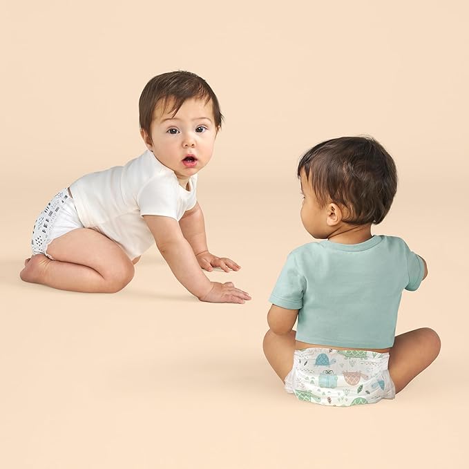 The Honest Company Clean Conscious Diapers for Delicate Skin | Up to 100% Leakproof | Hypoallergenic, Fragrance Free | Gender Neutral | Super Club Box, Size 2 (12-18 lbs), 124 Count (Prints May Vary)