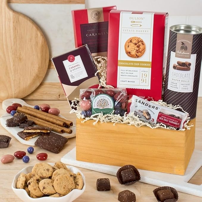 Snack Gift Basket Classic - Gourmet Food Gift Basket by GourmetGiftBaskets.com