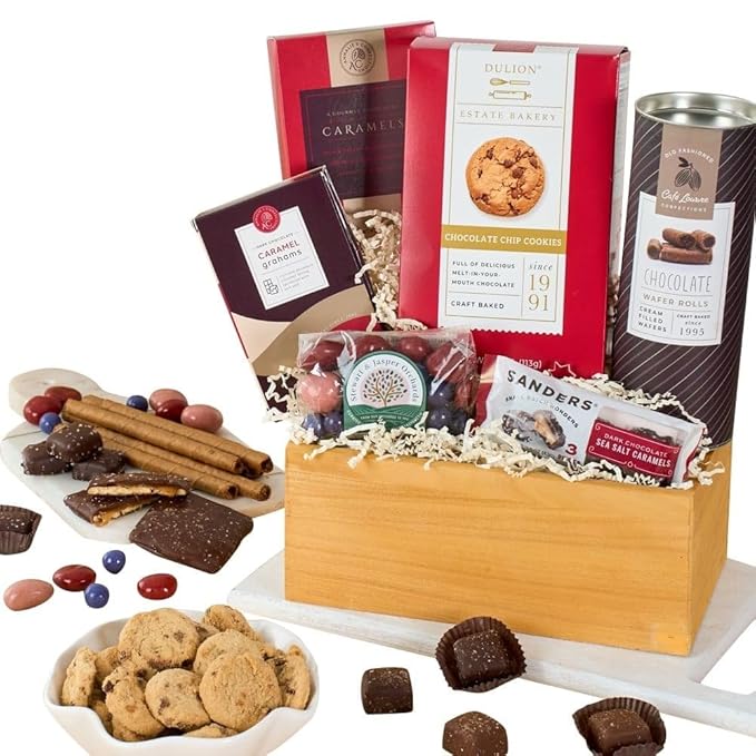 Snack Gift Basket Classic - Gourmet Food Gift Basket by GourmetGiftBaskets.com