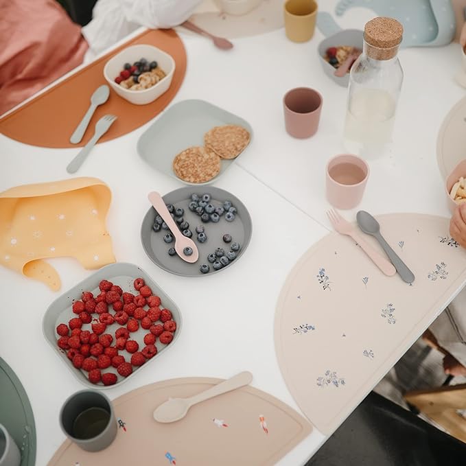 mushie Round Dinnerware Bowls for Kids | Made in Denmark, Set of 2 (Powder Blue)