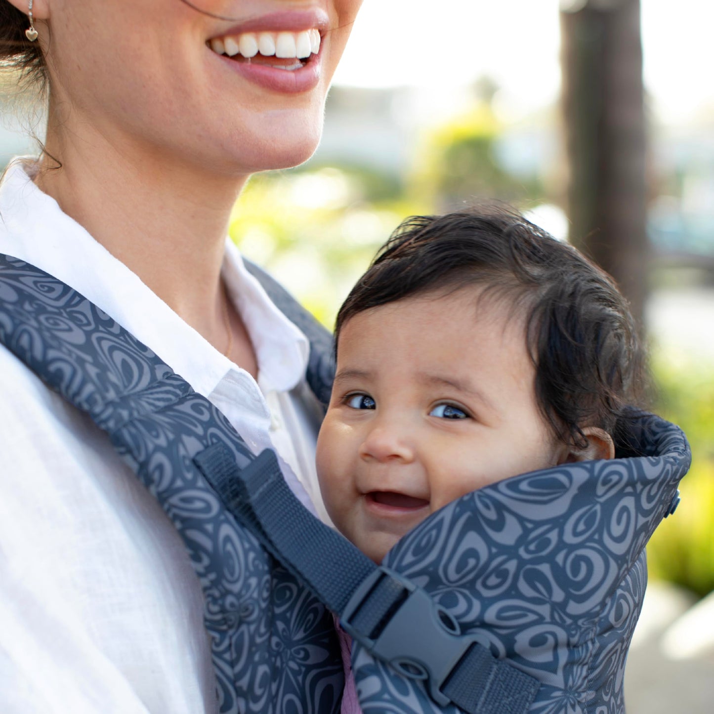 Infantino Flip 4-in-1 Convertible Baby Carrier, Adjustable, Ergonomic Babywearing, Registry Essential, Baby Carrier for Newborn to Toddler, Gray