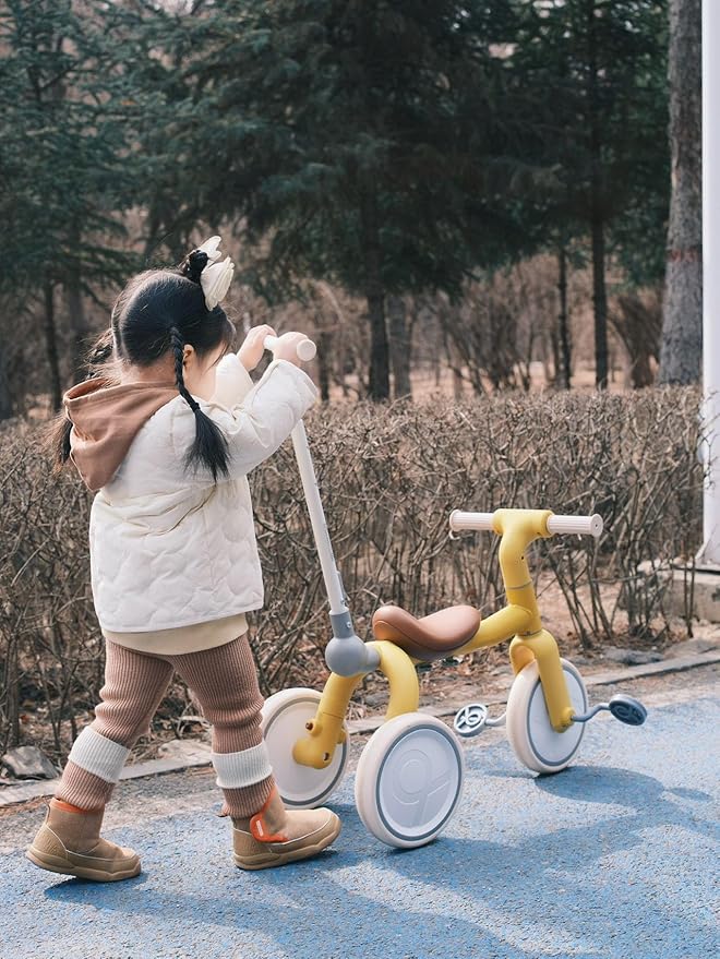 4-in-1 Toddler Tricycle with Adjustable Push Handle for 1-4 Year Old,Birthday Gift and Toy for Boys and Girls Removable Pedals Balance Bike&Scooter (Yellow)