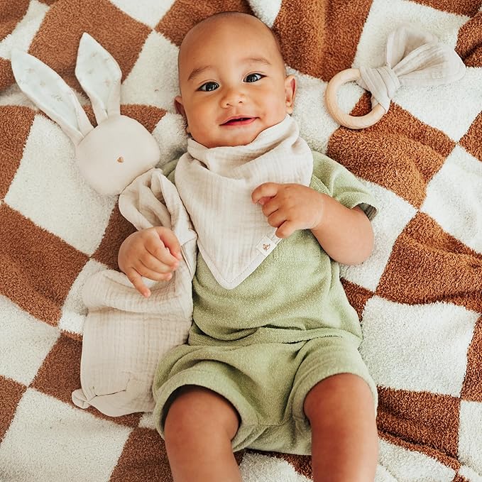 Mikito Organic Cotton Newborn Gift Box, Unisex Baby Gift Set incl. Muslin Lovey Comforter + Bandana Bib + Wooden Teether + Birth Announcement Sign